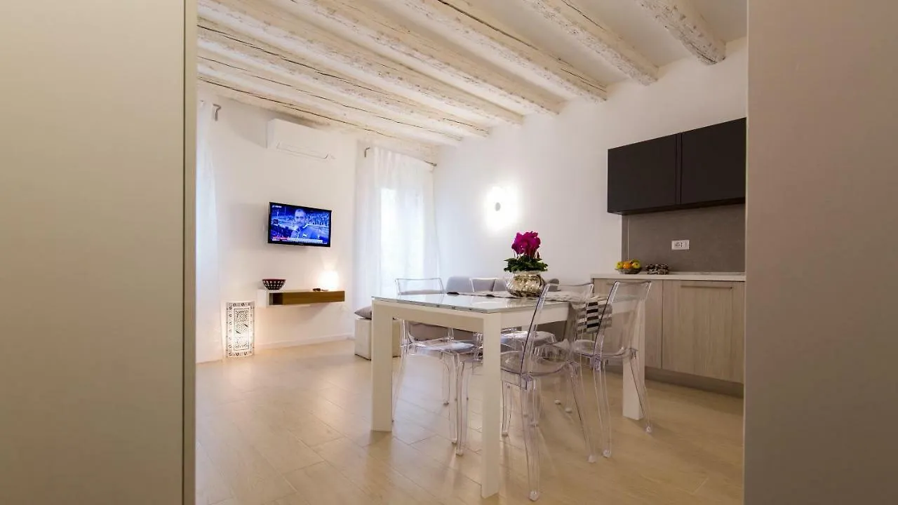 Villa CASA SAVONAROLA  centro storico Padova 0*,  Italia